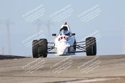 media/Oct-26-2025-CalClub SCCA (Sun) [[8ce1e69566]]/Group 6/Grapevine/